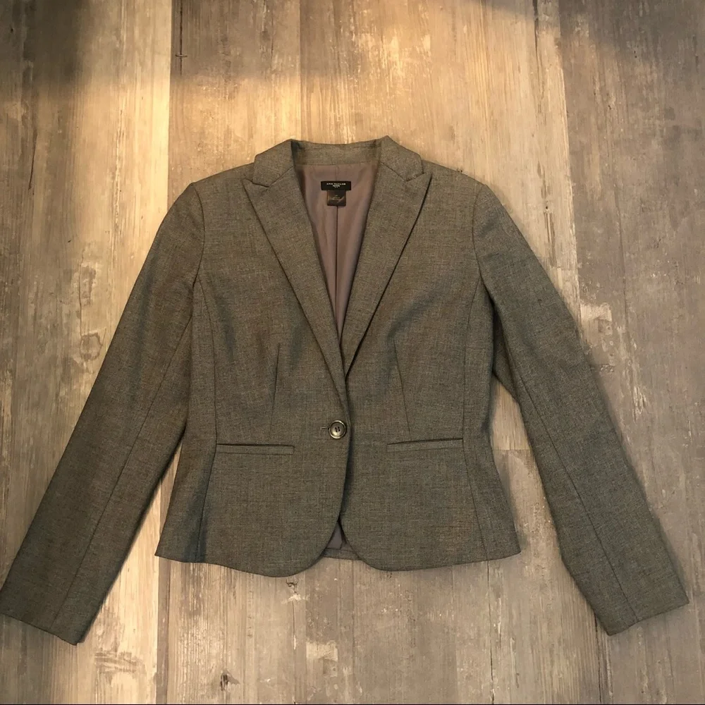 Ann Taylor 2 piece pant suit - suit set - 2P - Picture 2 of 8